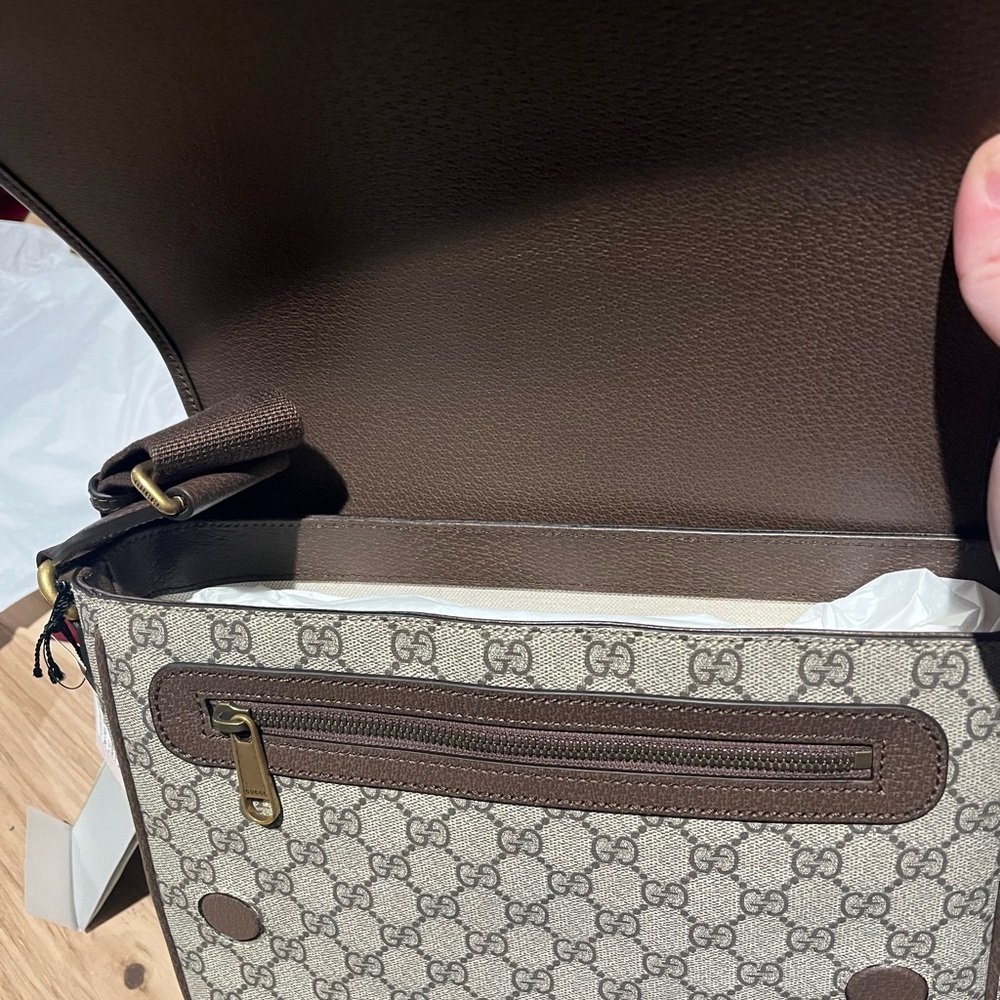 Gucci Beige and Brown Messenger Bag with Green and Red Stripe - Picture 6 of 9